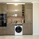 Modern Flat With Parking Spot - St Constantine & Helena By Flat Manаger Apartmán *