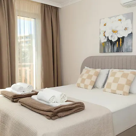 Modern Flat With Parking Spot - St Constantine & Helena By Flat Manаger Apartman *